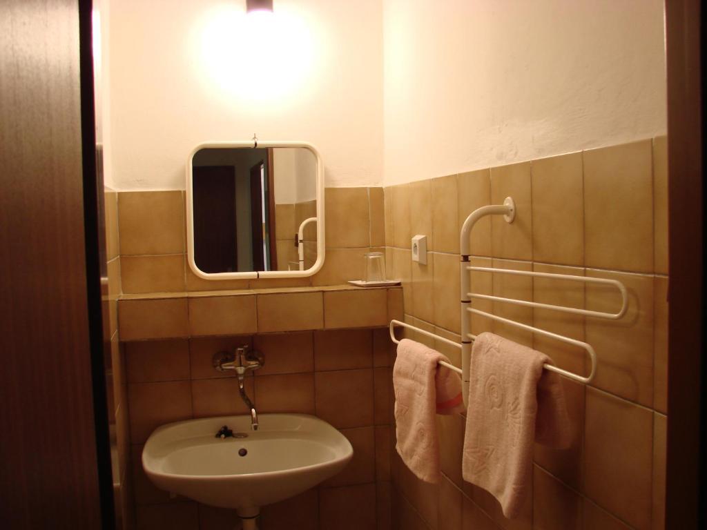 Hotel Kristl Pardubice Room photo
